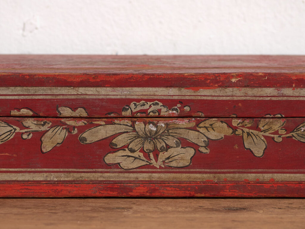 Antigua caja con pátina de color rojo (c.1900) #4