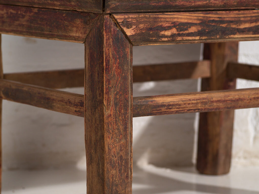 Table orientale ancienne (c.1900) #1