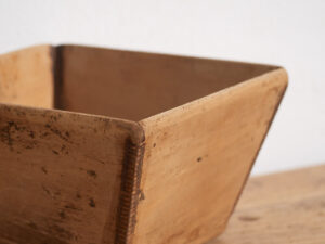 Small antique primitive style bowl (c.1920) #9