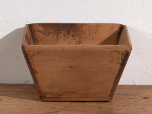 Small antique primitive style bowl (c.1920) #9