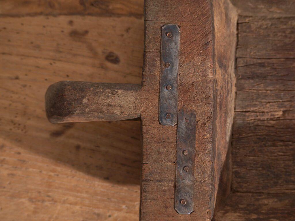 Petit plateau ancien de style primitif (c.1900) #2