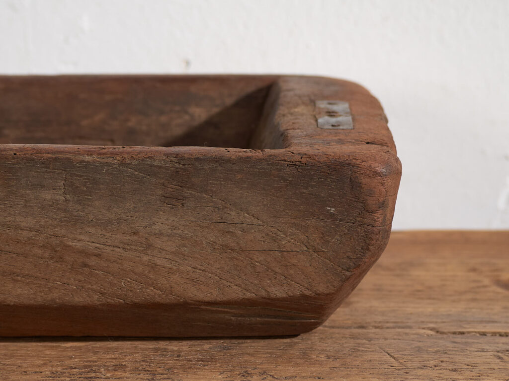 Petit plateau ancien de style primitif (c.1900) #2