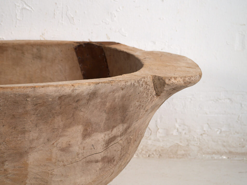 Cuenco grande antiguo de madera maciza (c.1900) #1