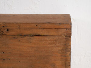 Antiguo cofre de madera maciza (c.1900) #81