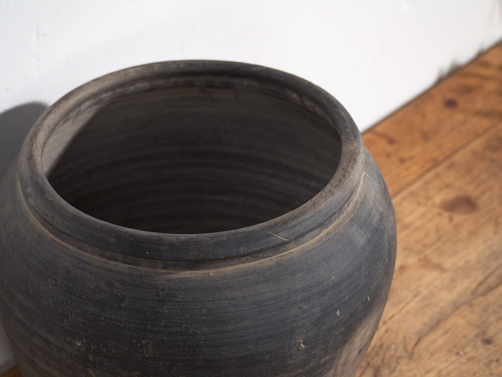 Jarrón antiguo de estilo wabi-sabi (c.1900) #9