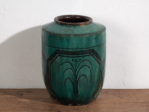 Vase ancien avec détails végétaux (vers 1820) #33