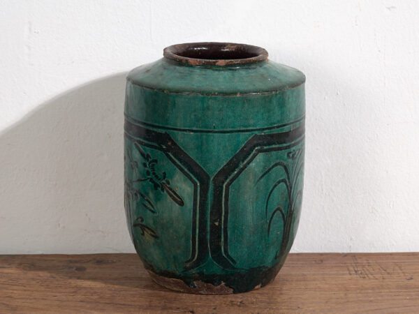 Vase ancien avec détails végétaux (vers 1820) #33