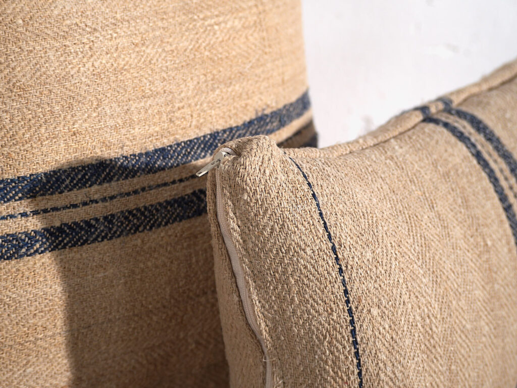 Cojín antiguo de lino con rayas azul marino #3