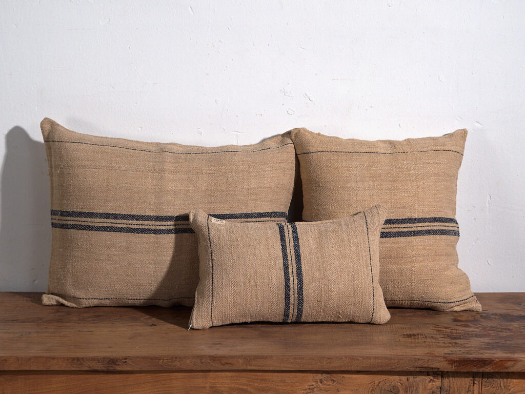 Cojín antiguo de lino con rayas azul marino #3