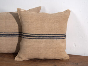 Antiguos cojines de lino con rayas oscuras #5