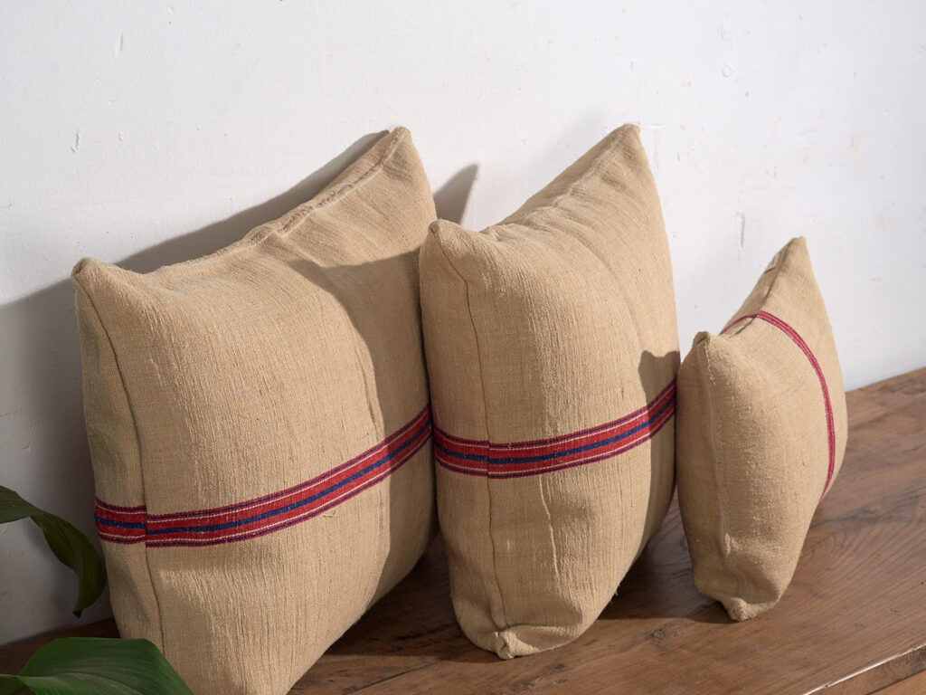 Cojines de lino antiguo con rayas rojas y azules #2