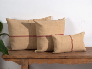 Cojines rojos de lino antiguo #1