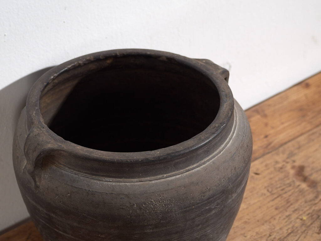 Pequeña vasija antigua (c.1900) #9