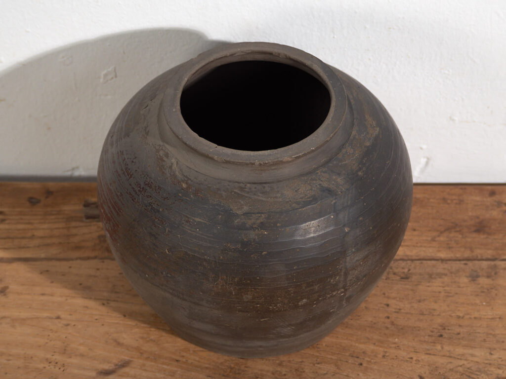 Antiguo jarrón redondo de cerámica (c.1900) #14