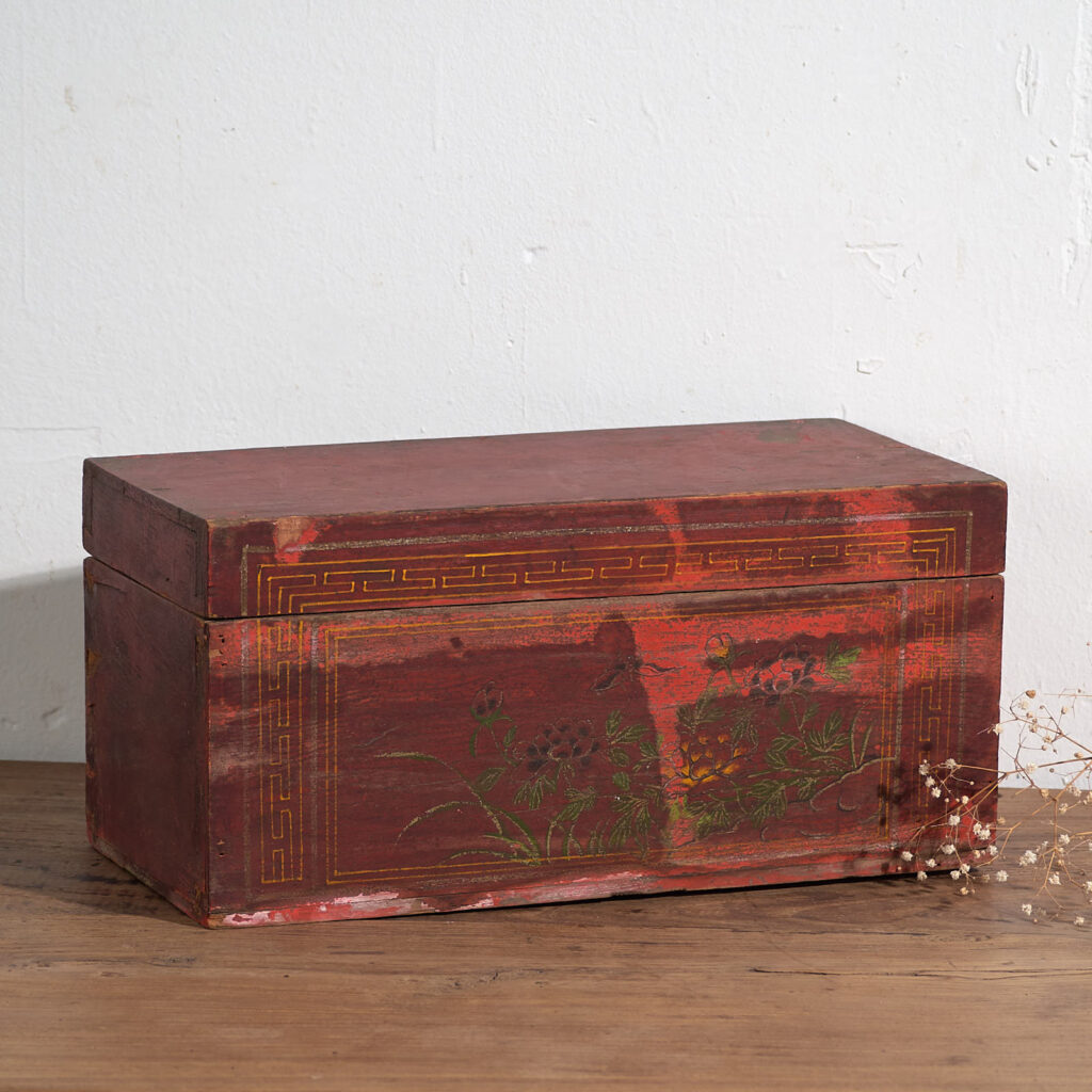 Cofre pequeño antiguo con motivos florales (c.1900) #19