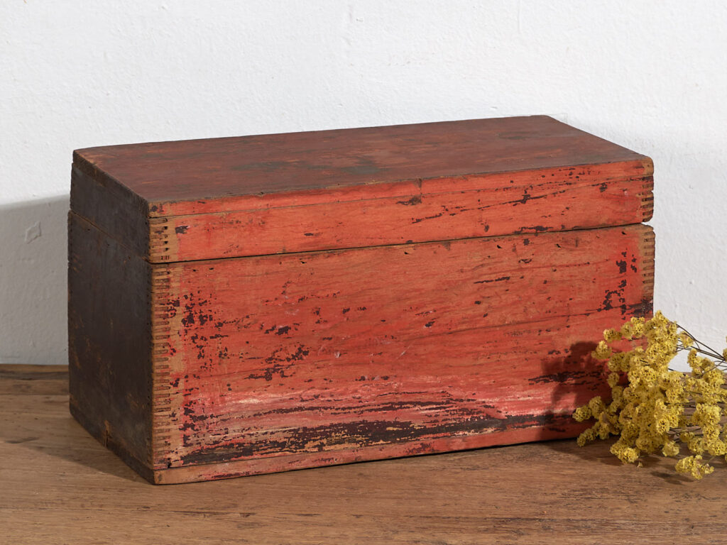 Cofre rojo antiguo (c.1900) #28