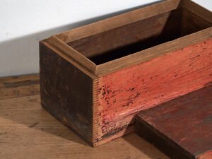 Cofre rojo antiguo (c.1900) #28