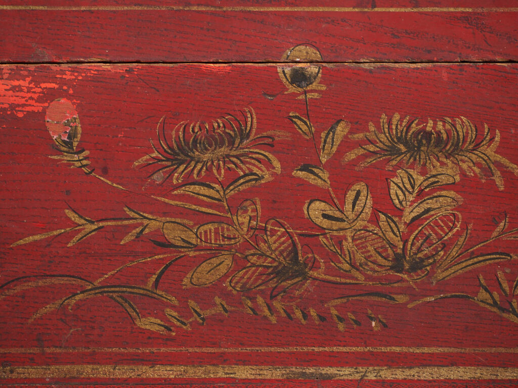 Pequeño cofre antiguo con detalles florales (c.1900) #30