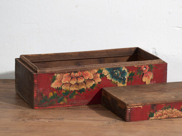 Estuche rojo antiguo con motivos florales (c.1900) #34
