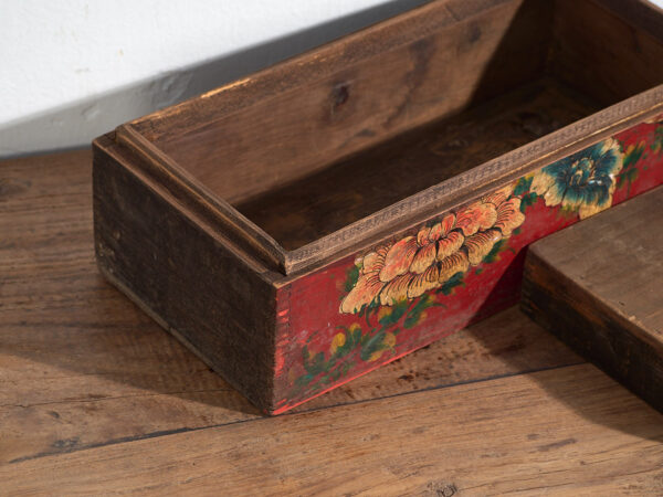 Estuche rojo antiguo con motivos florales (c.1900) #34
