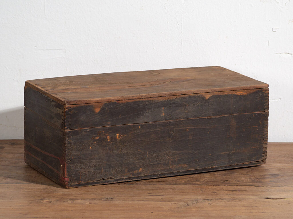 Estuche rojo antiguo con motivos florales (c.1900) #34