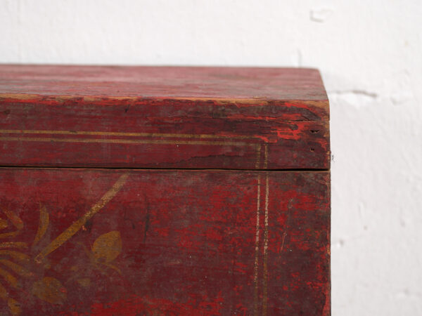 Pequeño cofre antiguo de color rojo granate (c.1900) #43