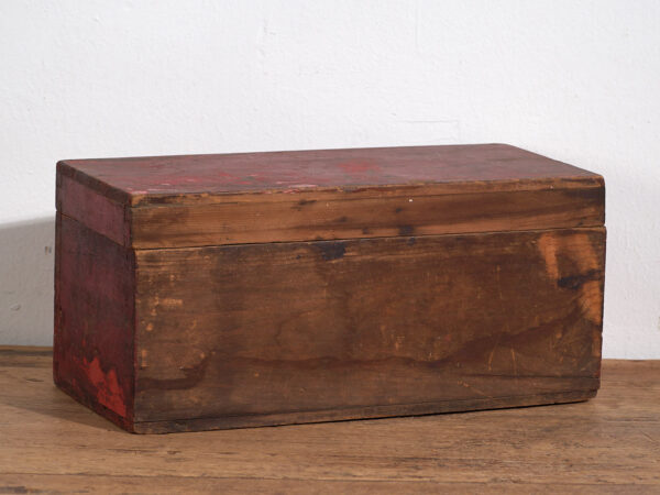 Antique red box with floral motifs (c.1900) #9