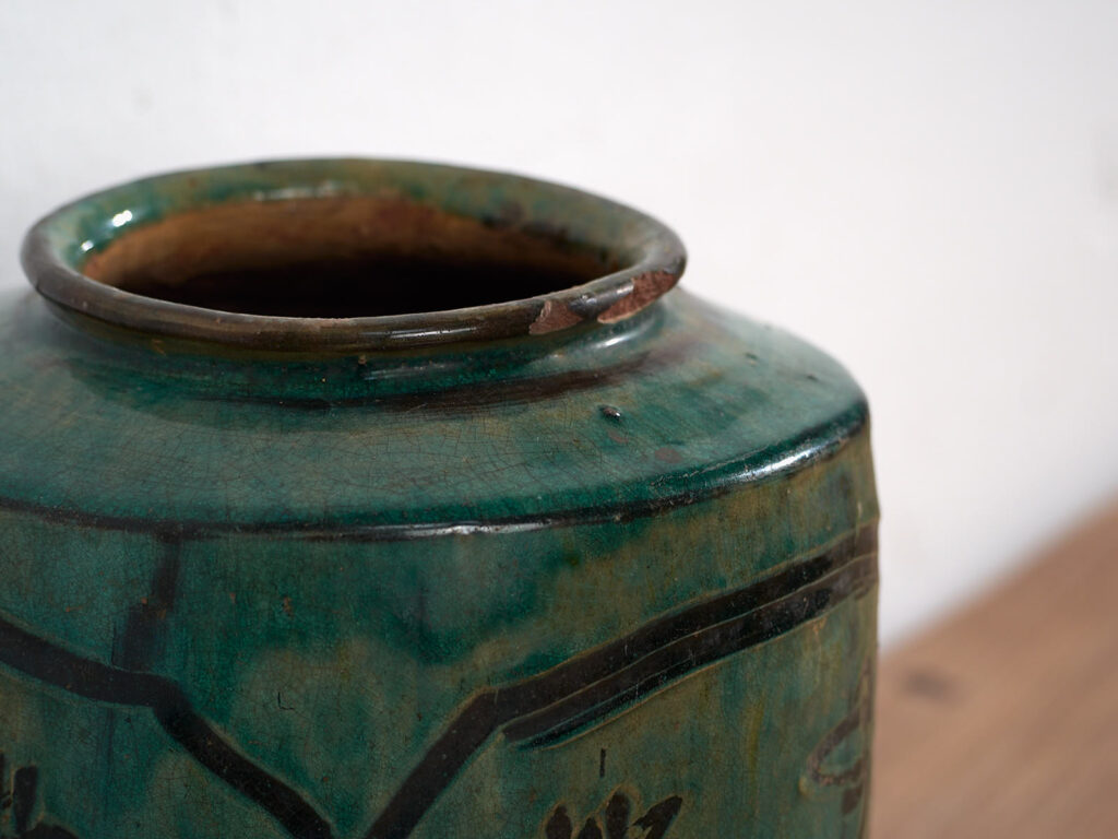 Antique Asian vase with floral details (c.1820) #14