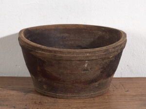 Small antique bowl in dark tones (c.1900) #27
