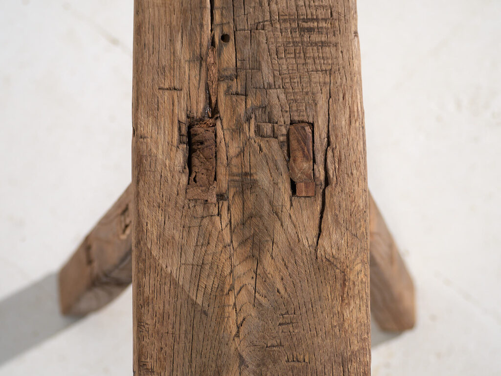 Pequeño banco antiguo de estilo primitivo (c.1870) #37