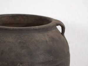 Petit vase ancien dans des tons sombres (c.1900) #12