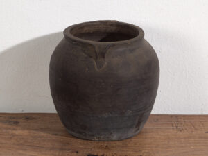 Petit vase ancien dans des tons sombres (c.1900) #12
