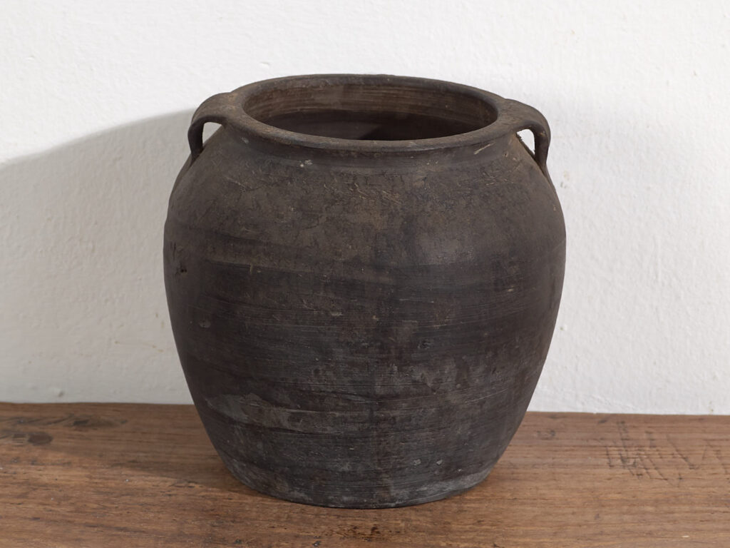 Petit vase ancien dans des tons sombres (c.1900) #12