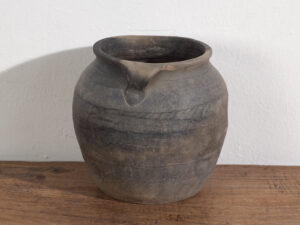 Pequeño jarrón antiguo de cerámica (c.1900) #4