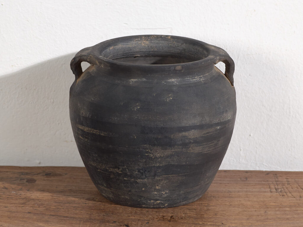 Antigua vasija de tonos oscuros (c.1900) #6