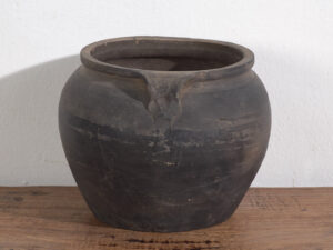 Pequeño jarrón antiguo con asas (c.1900) #16