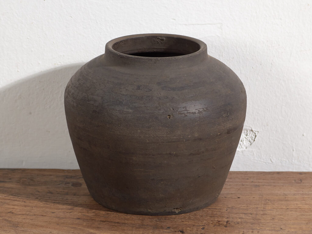 Pequeña vasija antigua de cerámica (c.1900) #10