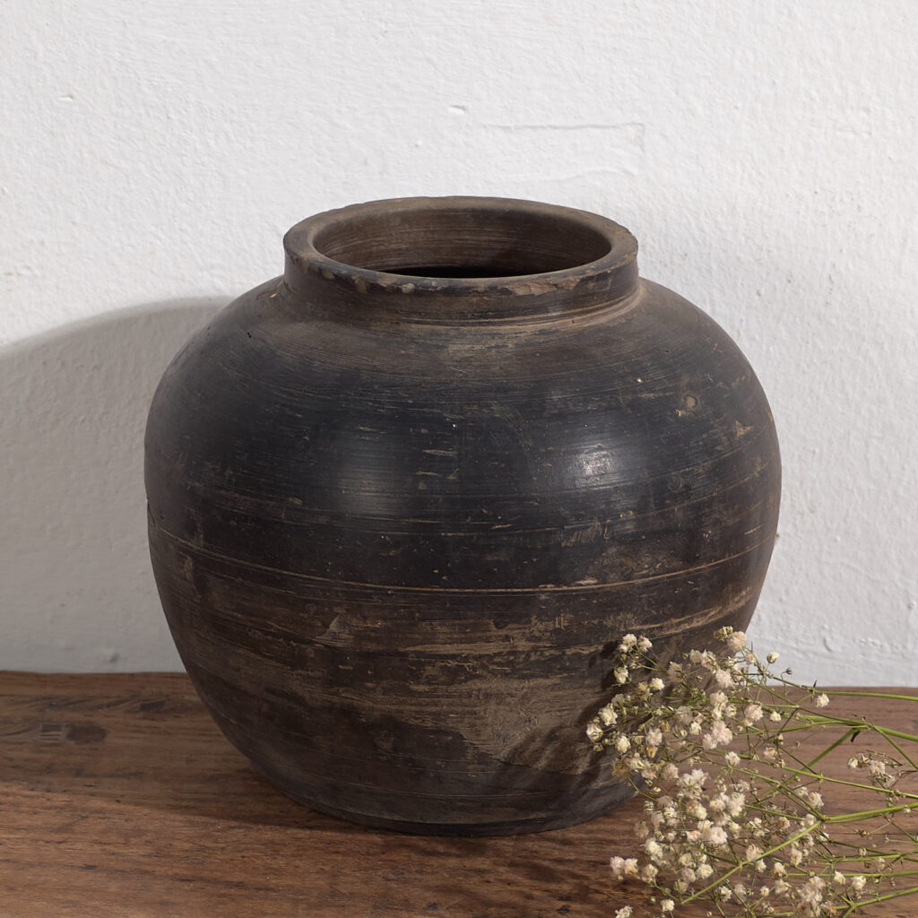 Antigua vasija de tonos oscuros (c.1900) #11