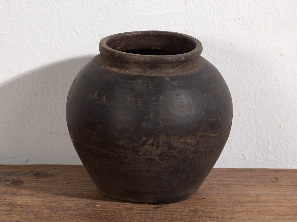 Jarrón pequeño antiguo de tonos oscuros (c.1900) #16