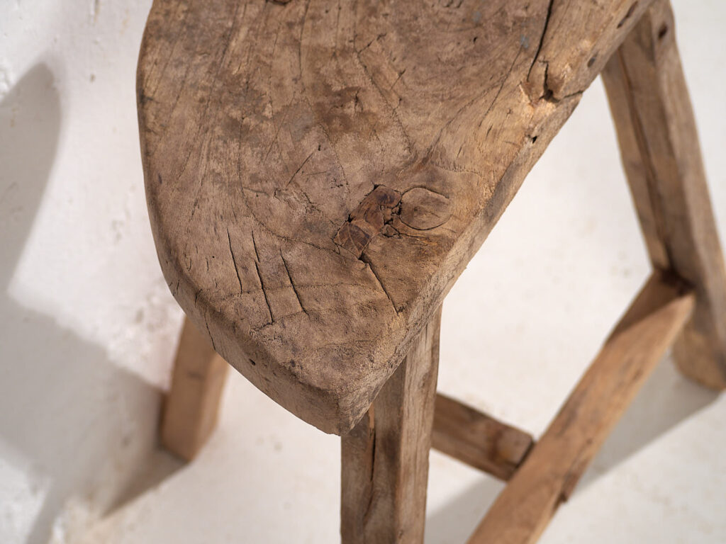 Taburete antiguo en forma de media luna (c.1900) #2