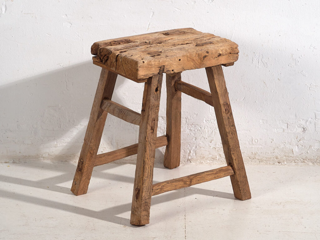 Taburetes antiguos de madera maciza (c.1900). Conjunto de 2 piezas #2