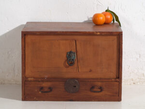 Kodansu japonés antiguo en cedro con compartimentos y cajón inferior, Taishō–Showa temprano (c. 1915–1945) #24