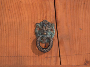 Kodansu japonés antiguo en cedro con compartimentos y cajón inferior, Taishō–Showa temprano (c. 1915–1945) #24