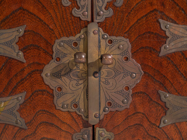 Antique mirror vanity box in zelkova wood – Korea, circa 1900