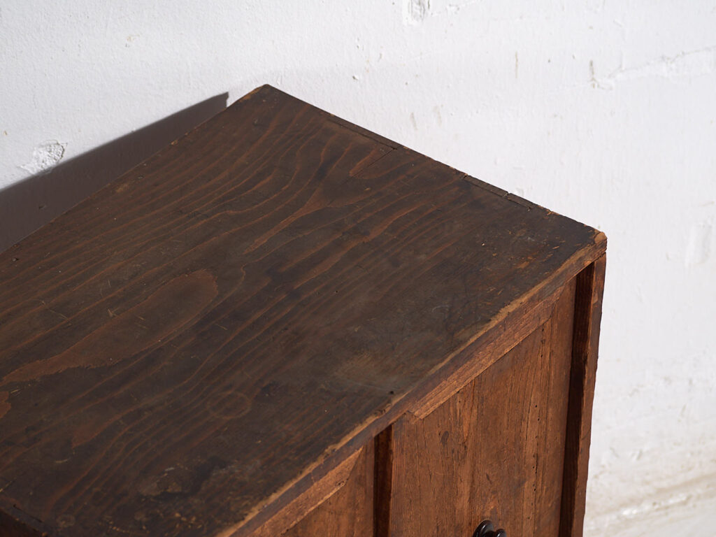 Mueble japonés antiguo mizuya ko-dansu en cedro, periodo Meiji–Taishō (c. 1890–1925) #39