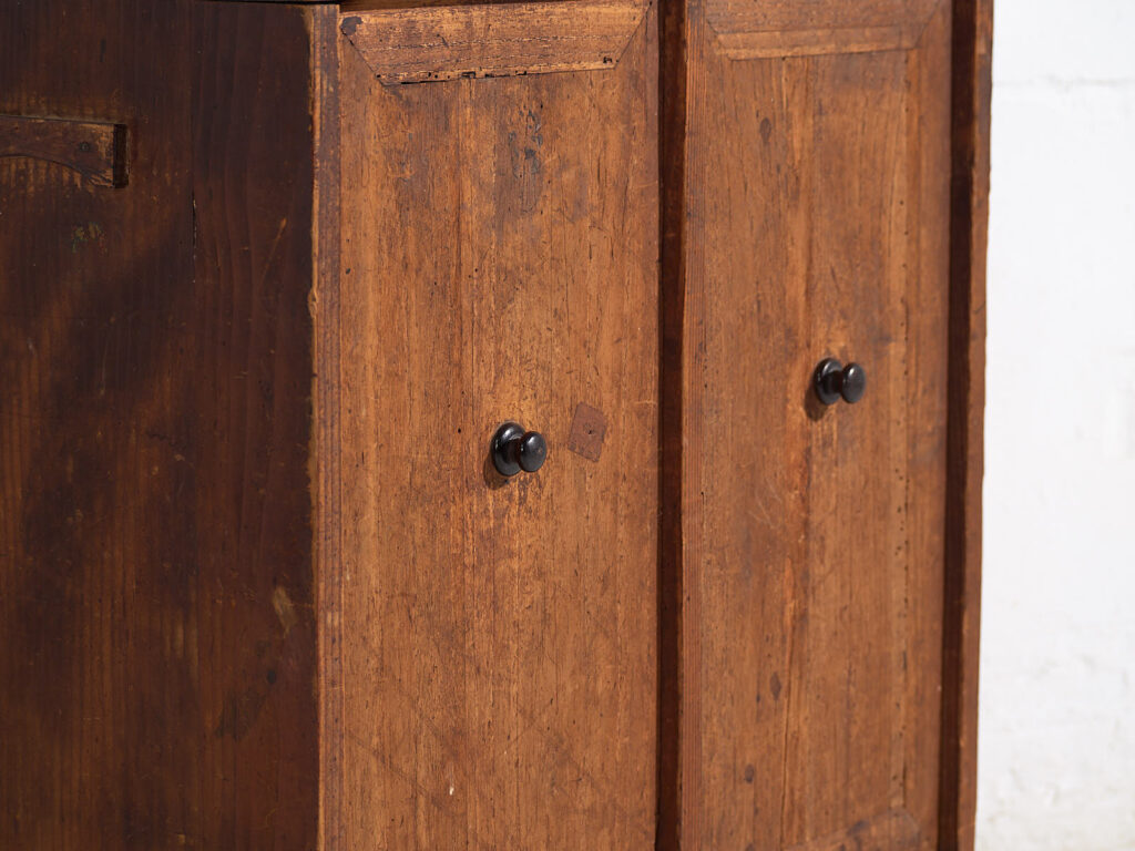 Mueble japonés antiguo mizuya ko-dansu en cedro, periodo Meiji–Taishō (c. 1890–1925) #39