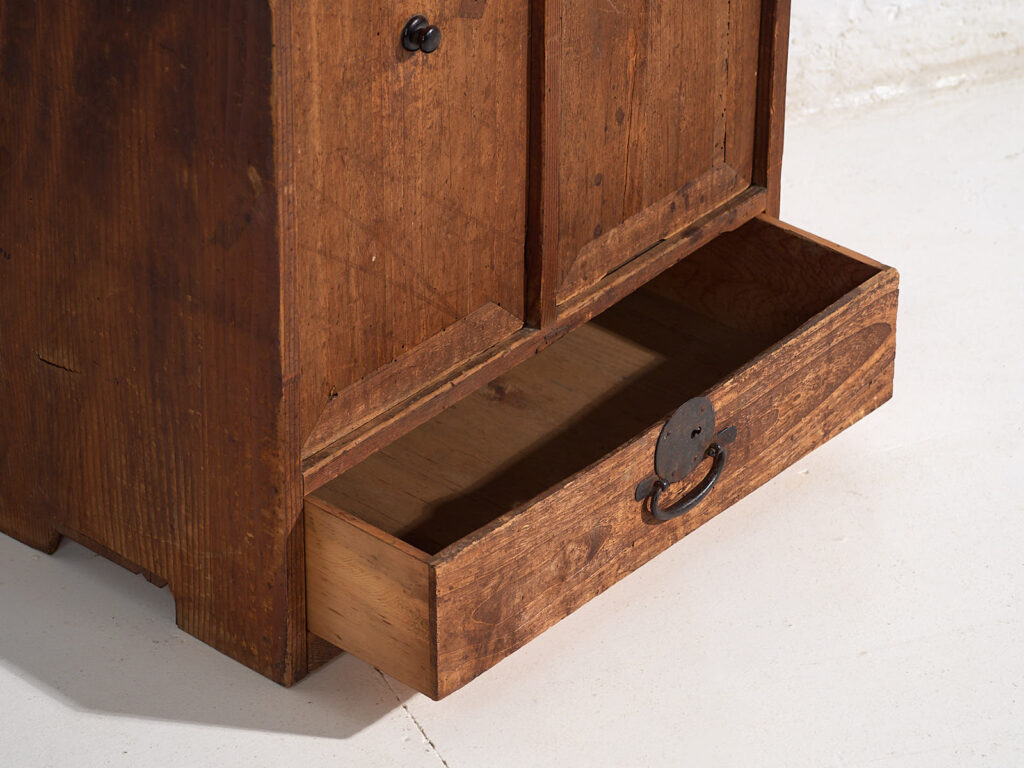 Mueble japonés antiguo mizuya ko-dansu en cedro, periodo Meiji–Taishō (c. 1890–1925) #39