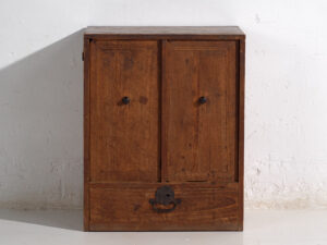 Mueble japonés antiguo mizuya ko-dansu en cedro, periodo Meiji–Taishō (c. 1890–1925) #39