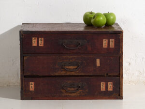 Cajón japonés antiguo ko-dansu en madera de cedro, periodo Meiji (ca. 1870–1900) #48