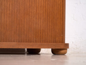 Aparador bajo mid-century con marca de St. Pölten, Austria (c. 1950–1970)